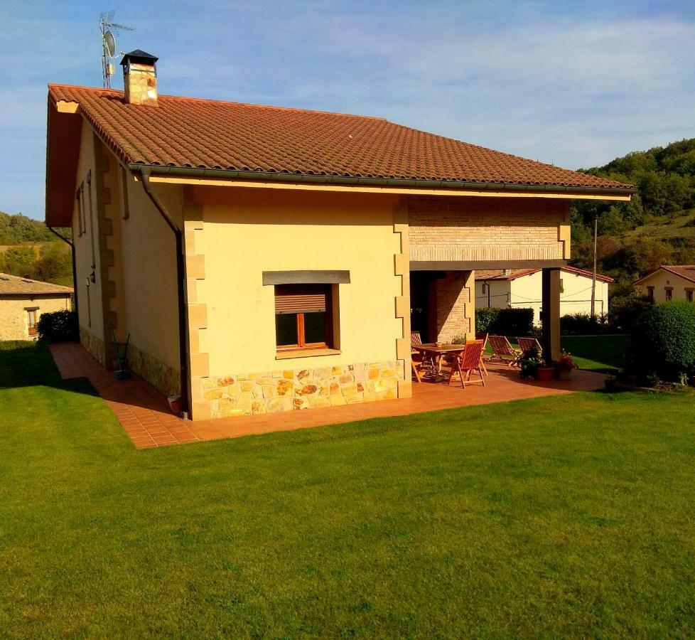 El Chalet Del Golf Urturi Εξωτερικό φωτογραφία